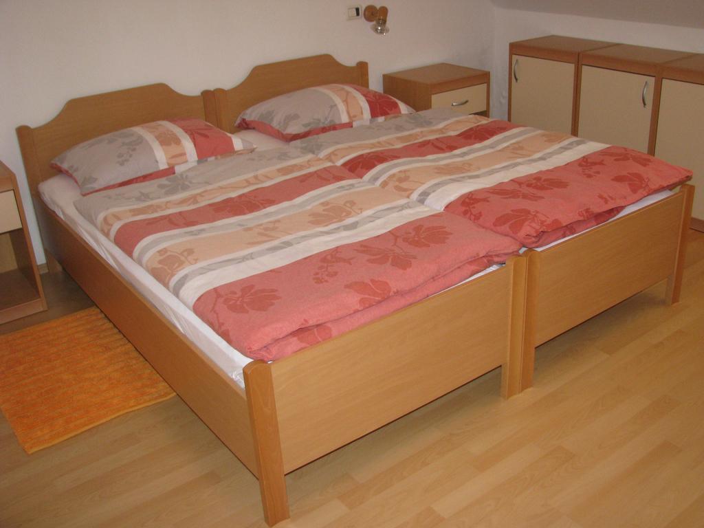 Apartment Gaspercic โบเว็ก ภายนอก รูปภาพ
